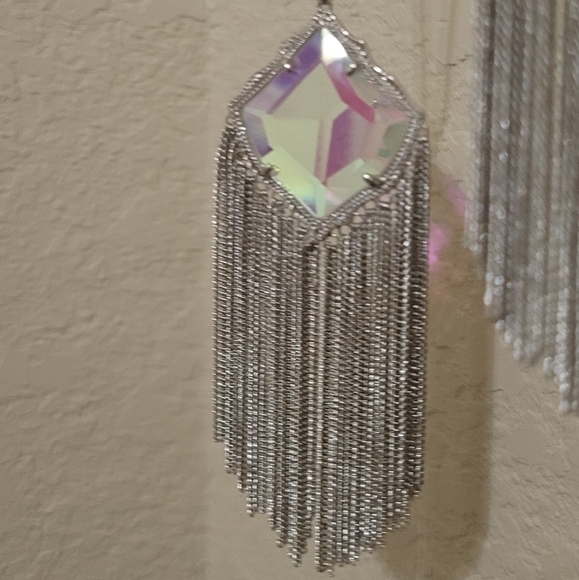 NWT KENDRA SCOTT FACETED DICHROIC SILVER NECKLACE - Picture 3 of 15